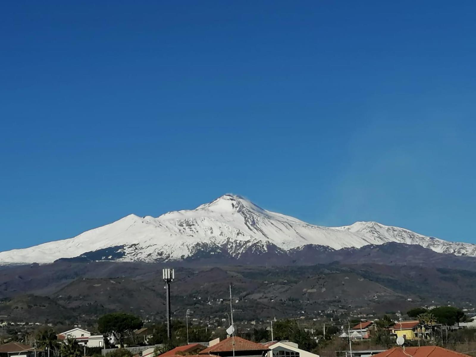 Apartamento Il Sole Dell'Etna Aci SantʼAntonio Exterior foto